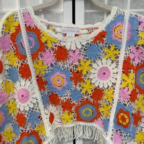 House of Harlow Crochet Floral Fringe Top in White with Multicolor Flowers NWT - Picture 2 of 6